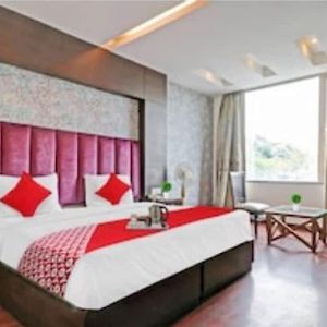 Hotel O The Glory Hotel